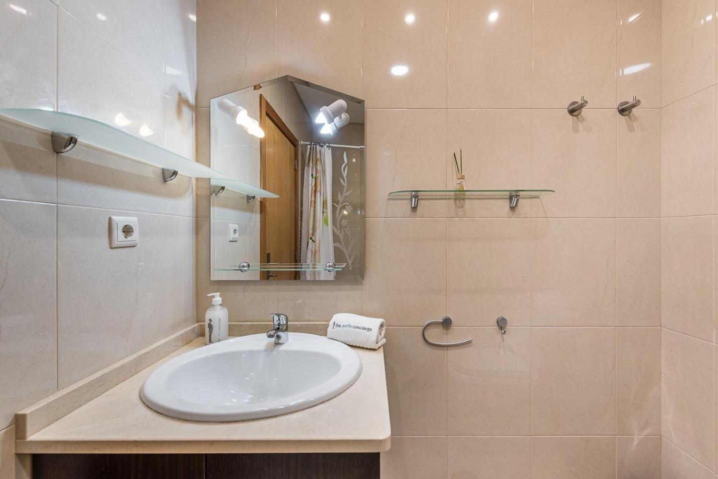 Guestready - Luxe Living By The Pool Apartman Póvoa de Varzim Kültér fotó
